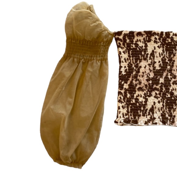 Blue Buttercup Cow Print Size S Off Shoulder Top Gathered Great Condition! - Picture 3 of 8